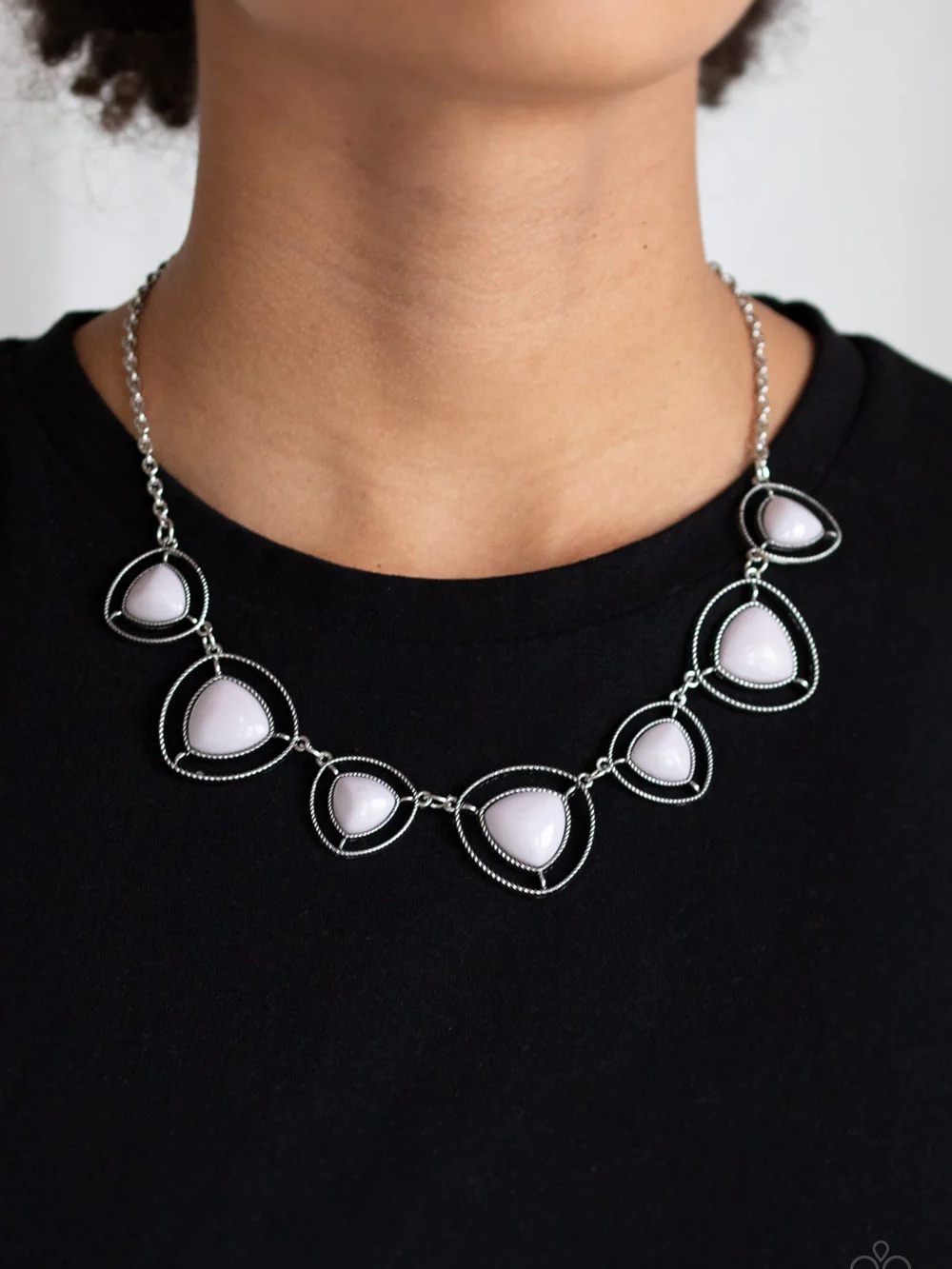Paparazzi Jewelry - Vintage Make a Point Silver Necklace